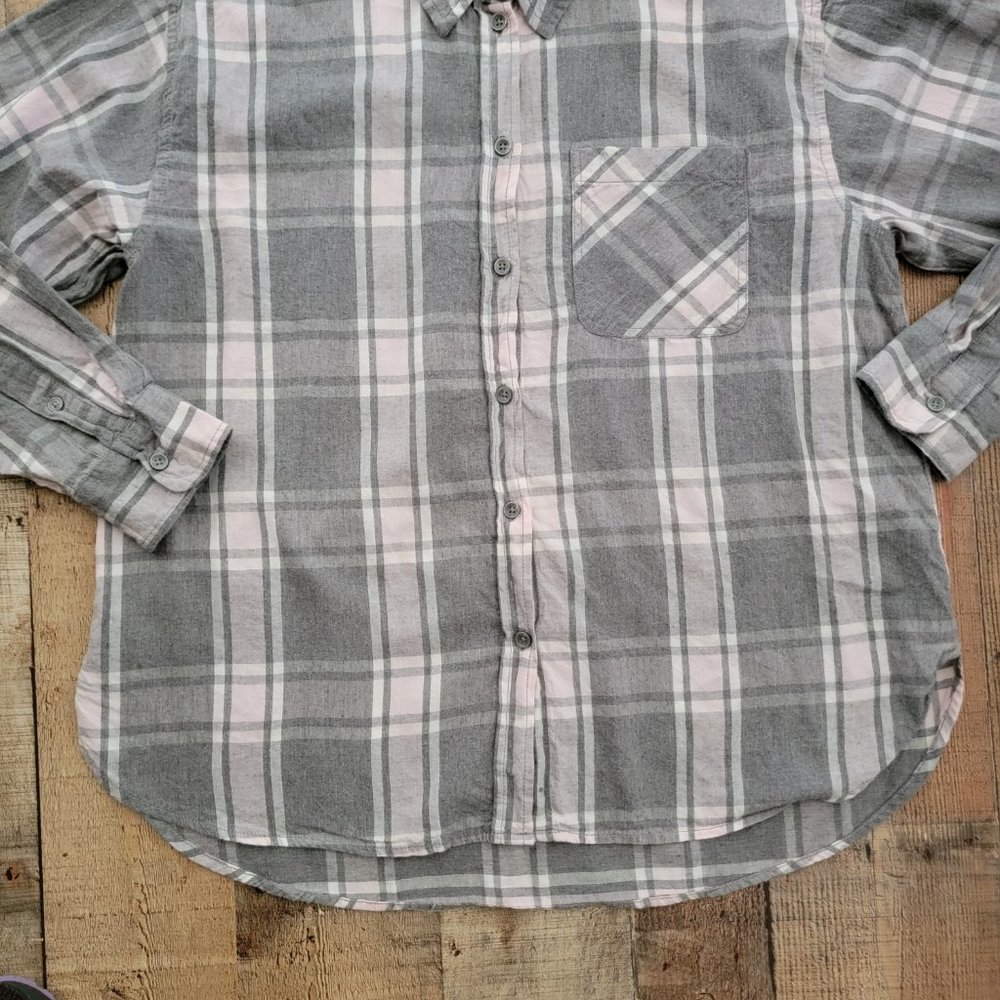 Time and Tru Gray and Pink Plaid Flannel Button Down Large - Picture 5 of 16